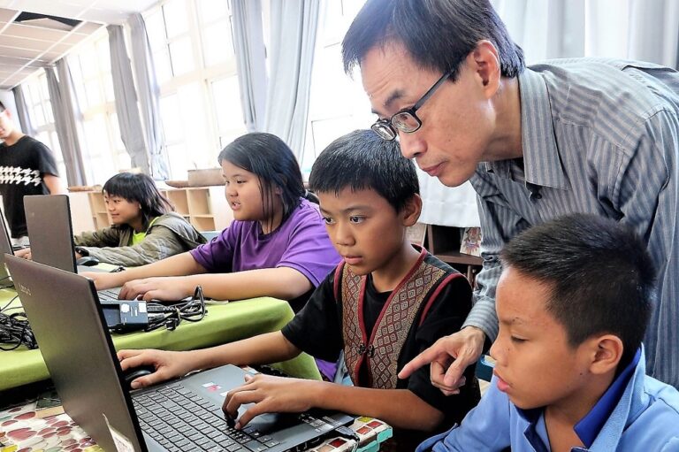 Teknologian Vaikutus Alkuperäiskansojen Yhteisöihin